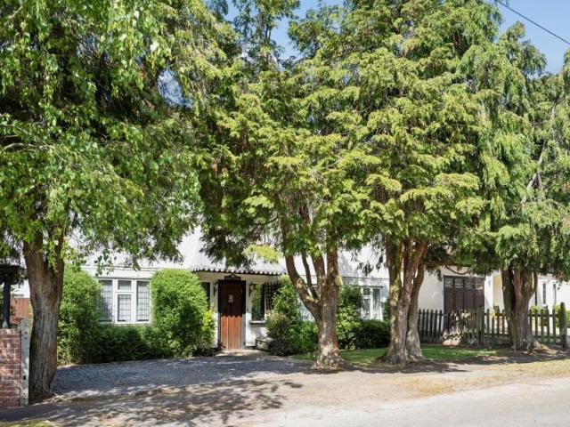 House for rent in Pinner, Greater London