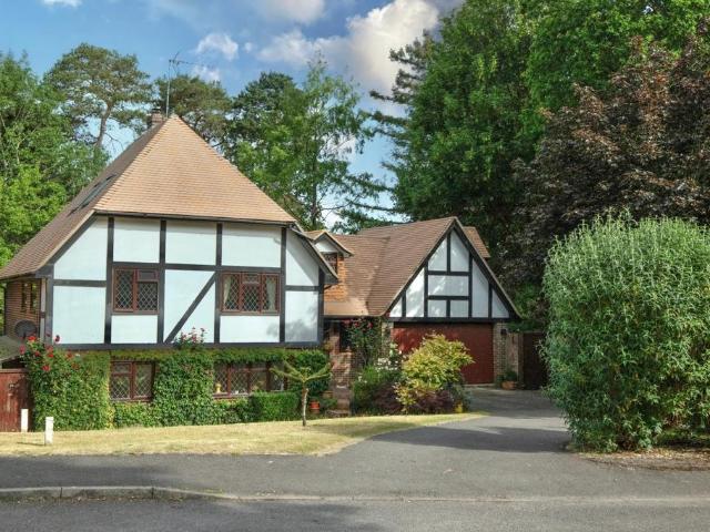 House for rent in Wrecclesham, Fole