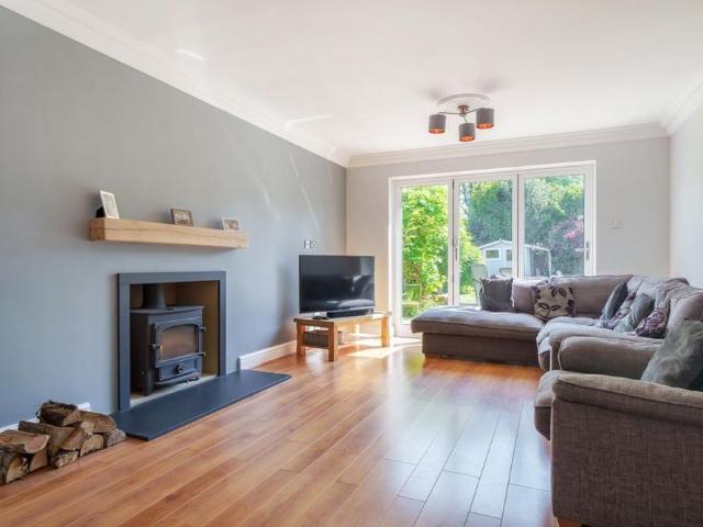 House for rent in Beaconsfield, Knotty Green