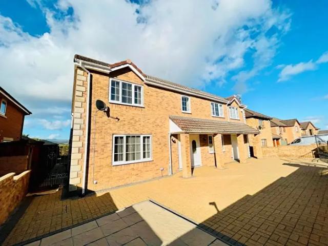 Apartment for rent in Cyfarthfa, Wales