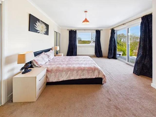Apartment for rent in West Cross, Newton