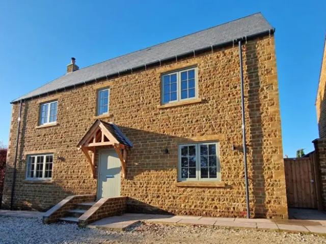 Apartment for rent in Newbottle, Charlton