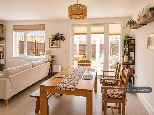 Apartment for rent in Barton Park, The Slade