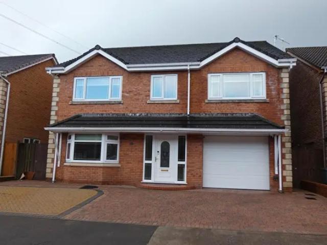 Apartment for rent in Coedffranc, Jersey Marine