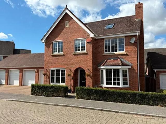 Apartment for rent in Kingsmead, Shenley Brook End