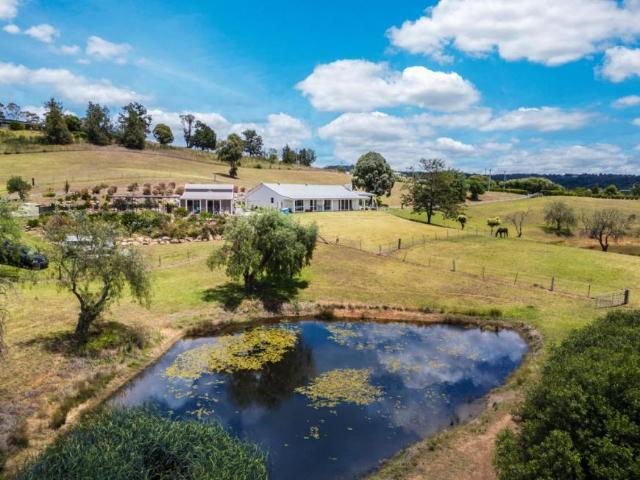 House for sale in Victoria