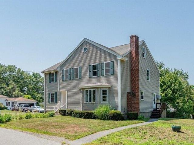 House for sale in Dracut, Massachusetts