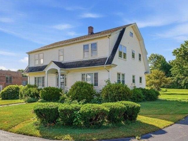 House for sale in Dudley, Massachusetts