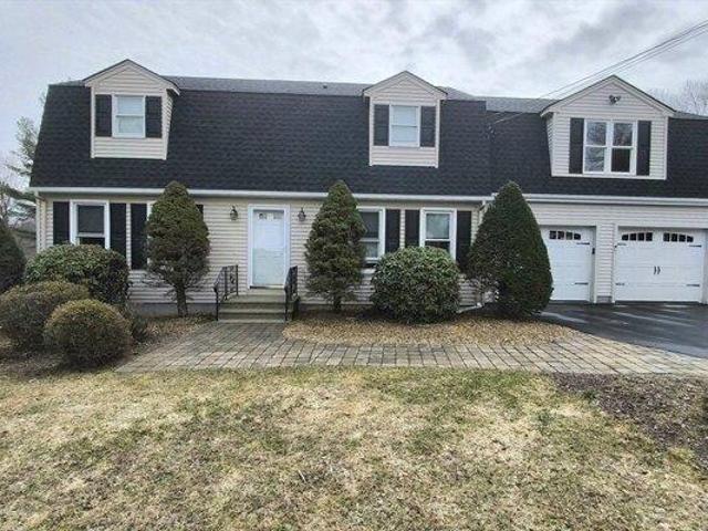 House for sale in Dudley, Massachusetts