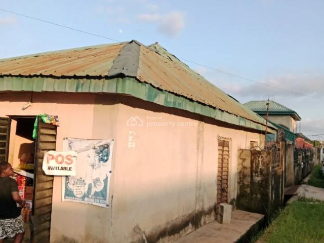 Detached duplex for sale in Magboro, Ogun