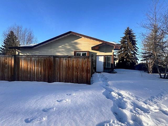 Duplex for rent in Wedgewood, Alberta