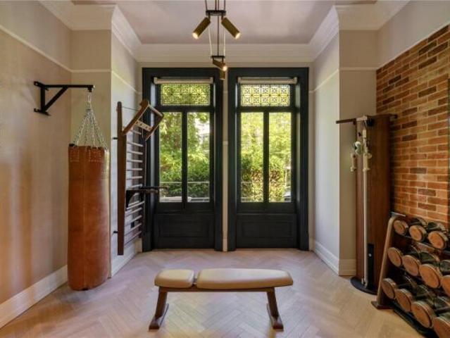 Apartment for sale in Belsize Park, Greater London