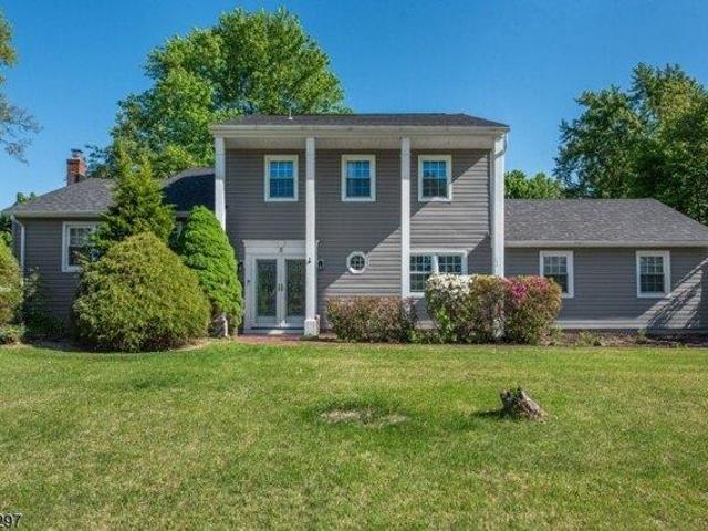 House for sale in East Hanover, New Jersey