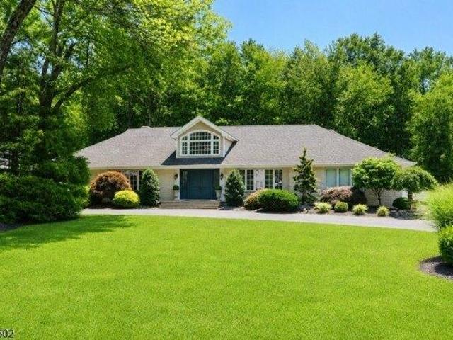 House for sale in East Hanover, New Jersey