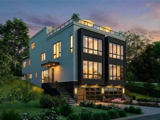 House for sale in Edgewater, Bergen County