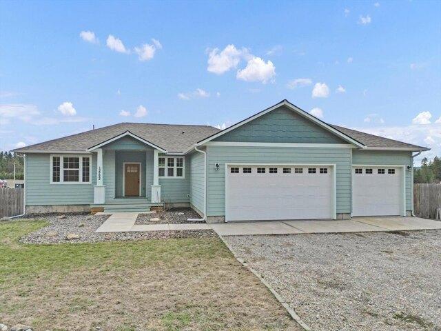 House for sale in Elk