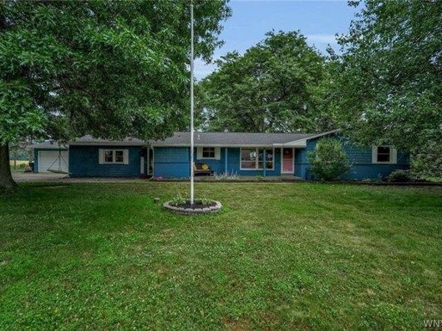 House for sale in Cowlesville, New York