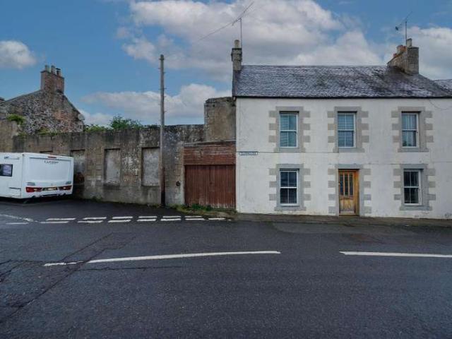 Cottage for sale in Auchtermuchty, Scotland
