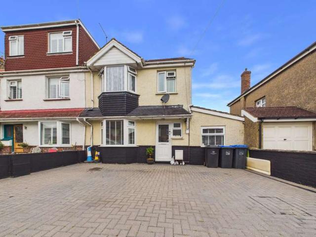 Cottage for sale in Fishersgate, West Sussex