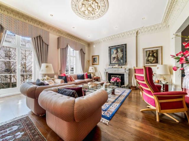 Cottage for sale in Chelsea, Greater London