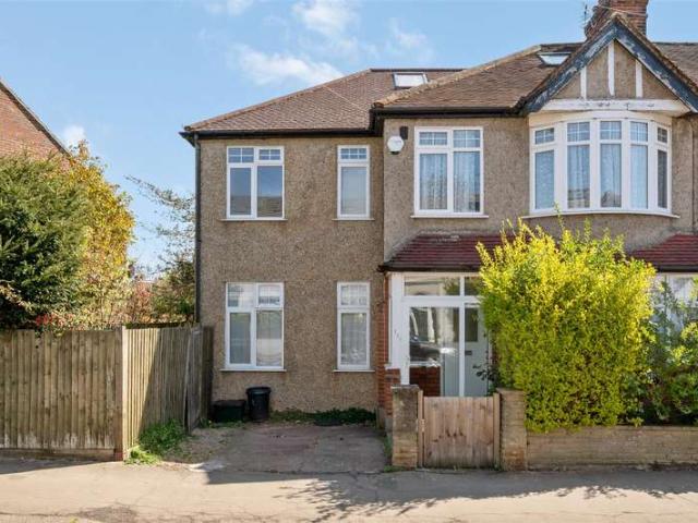 Terraced House for sale in Motspur Park, West Barnes