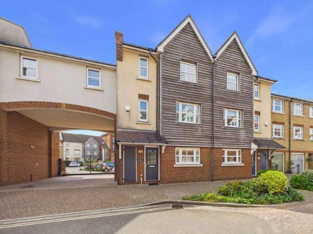Cottage for sale in Fishersgate, West Sussex