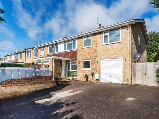 Cottage for sale in Oxted, Hillview