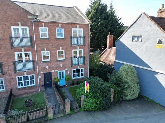 Cottage for sale in Selby