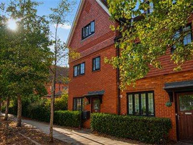 Cottage for sale in Upton