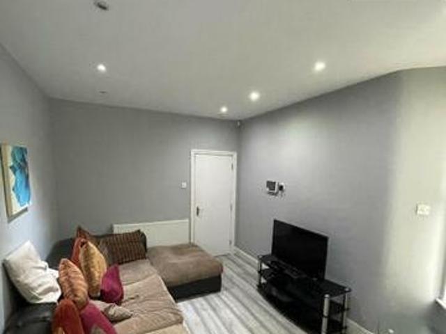 House for rent in Calderstones