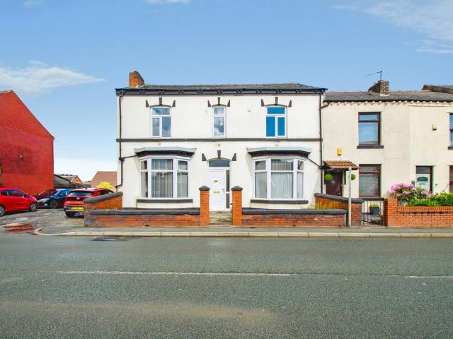 House for sale in Lee Bank, Greater Manchester