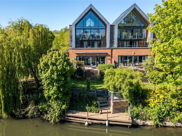 House for sale in Blackhills, Surrey