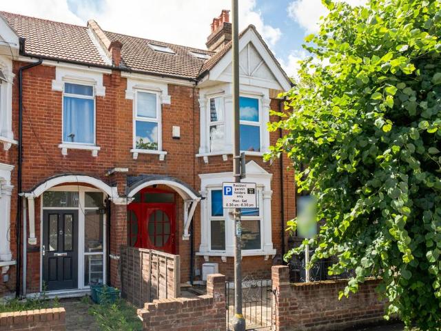 House for sale in London Borough of Merton, Merton Park