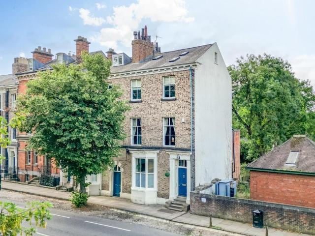 House for sale in High Field, York
