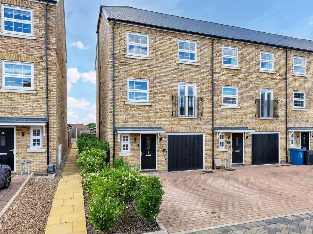 House for sale in Studlands Park, Chedburgh