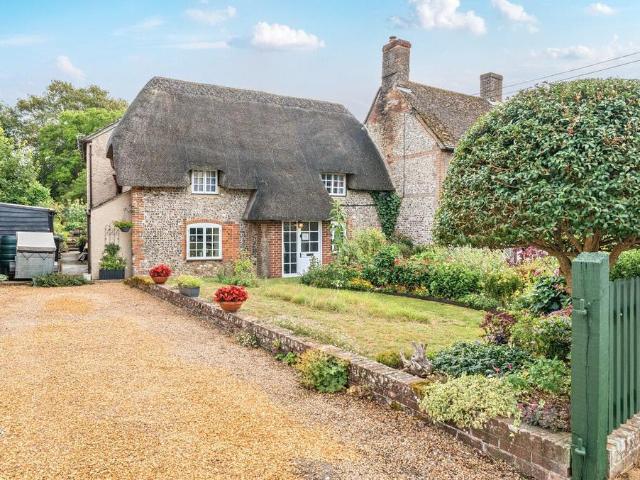 House for sale in Ludgershall, Wiltshire