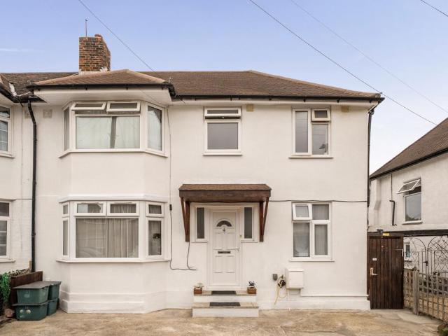 House for sale in London Borough of Merton, Mitcham