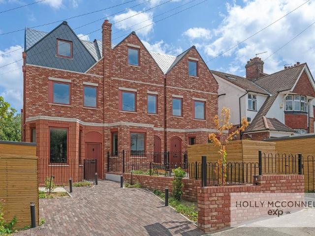 House for sale in London Borough of Lewisham, Greater London