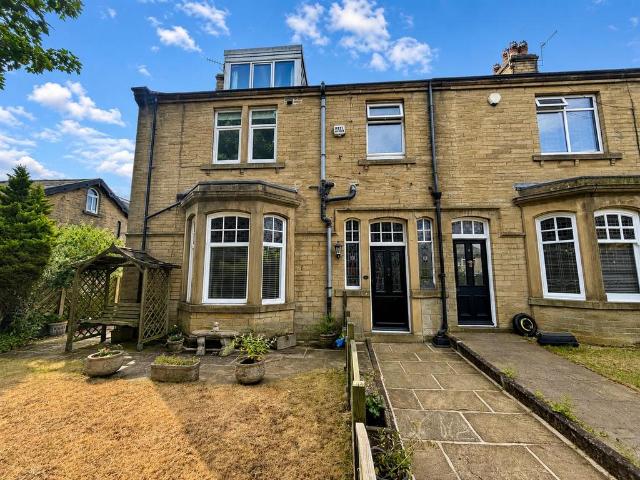 House for sale in Broad Folds, Clayton