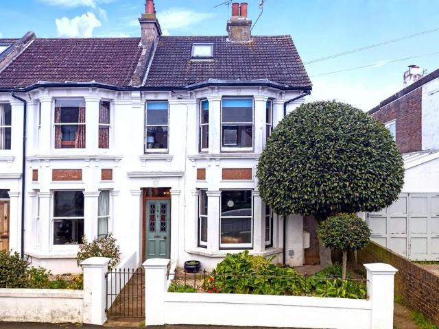 House for sale in Fishersgate, West Sussex