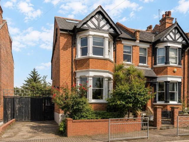 House for sale in Harlesden, Greater London