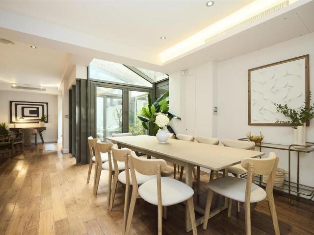 House for sale in South Kensington, Greater London