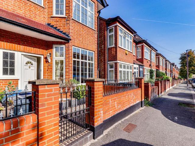 House for sale in Wimbledon Park, Greater London