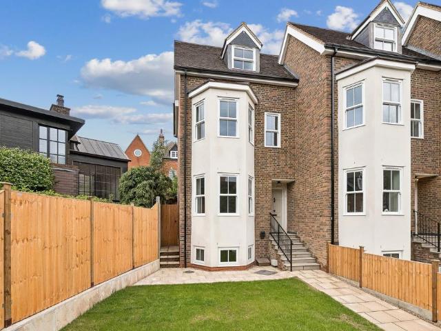 House for sale in West Hampstead, Greater London