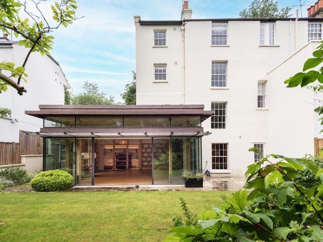 House for sale in Belsize Park, Greater London