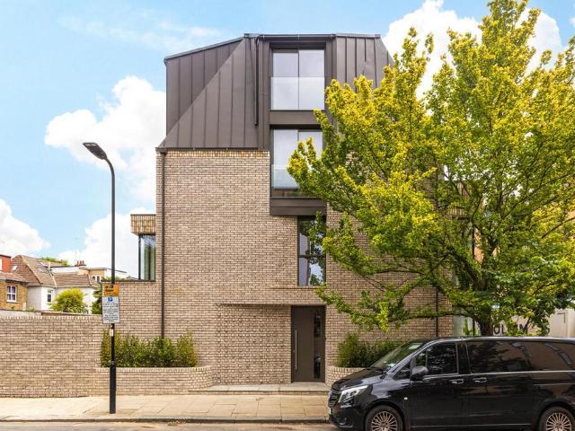 House for sale in London Borough of Ealing, Greater London