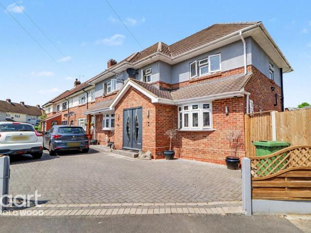 House for sale in Harold Hill, Greater London