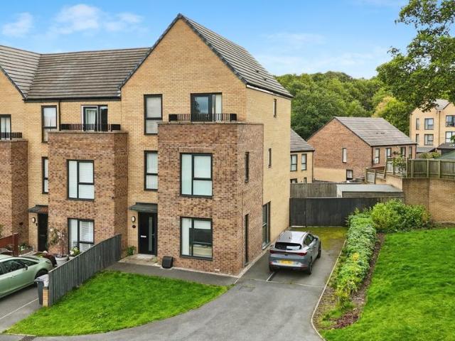 House for sale in Norfolk Park, South Yorkshire
