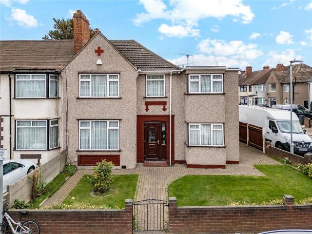 House for sale in Dagenham, Greater London