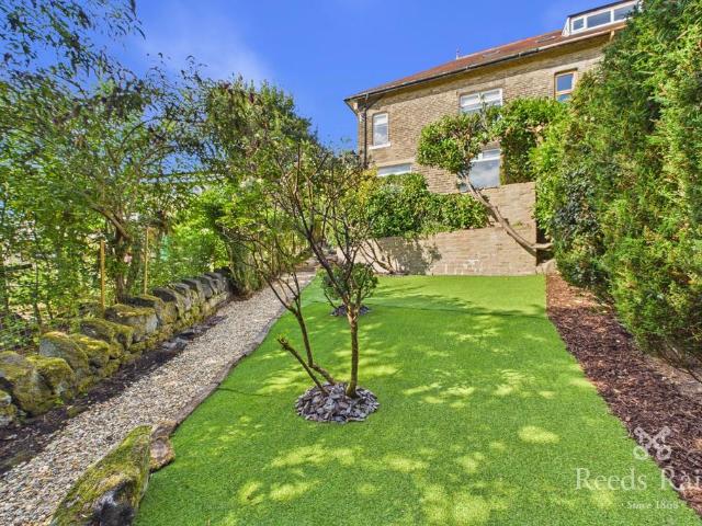 House for sale in Old Town, West Yorkshire